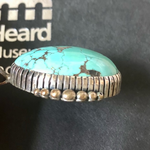 Signed Navajo turquoise and Sterling pendant - Picture 2 of 14